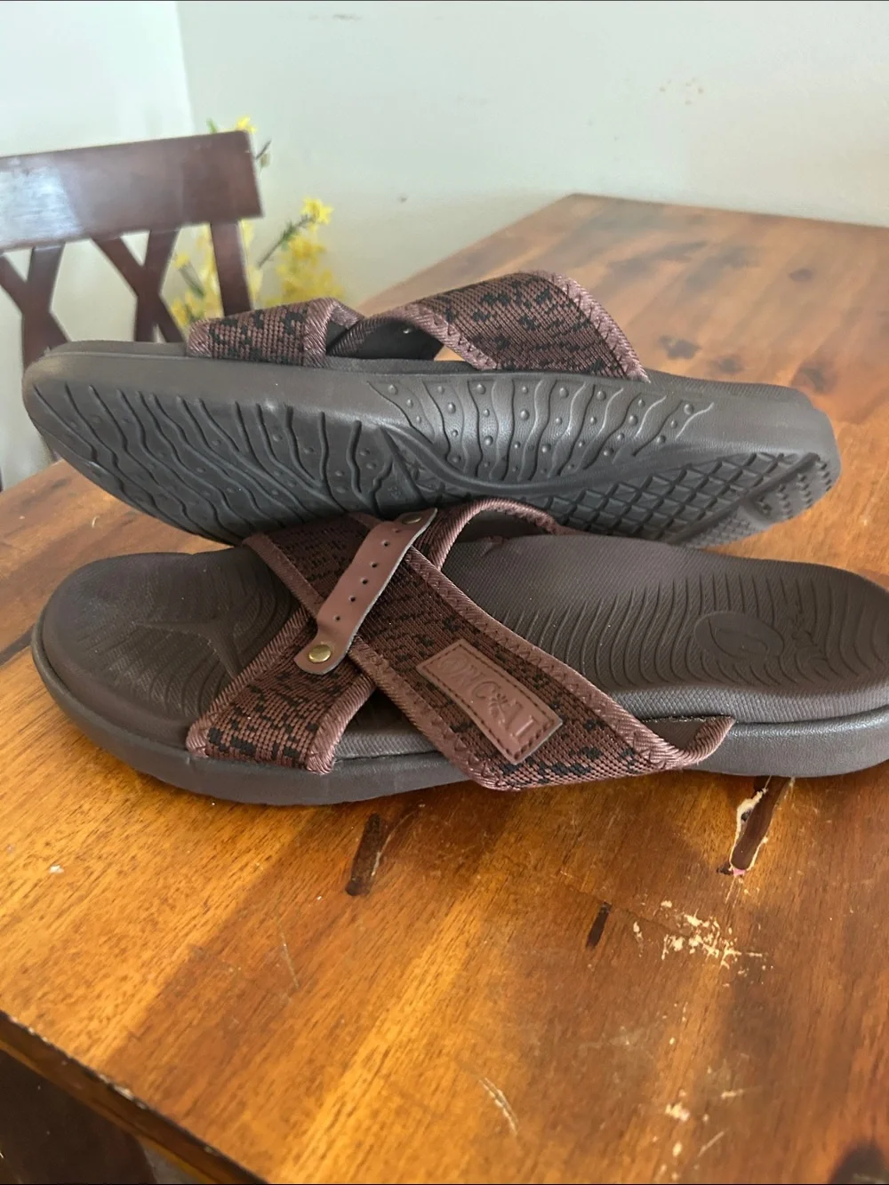 ONCAI  10.5  Brown Cross-Strap Orthotic Cushioned Slide Sandals